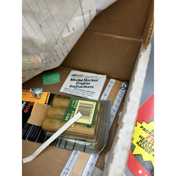 Vintage Estes Flying Model Starter Kit - Picture 11 of 12